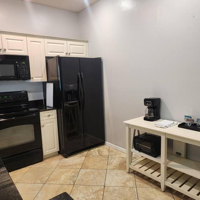 1 Bedroom , 1 Bath With Kitchen At Img Брадентън Екстериор снимка
